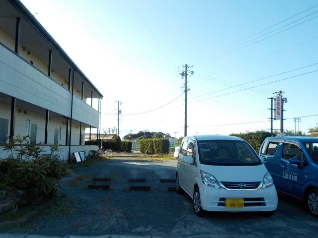 【浜松市浜名区都田町のアパートの駐車場】