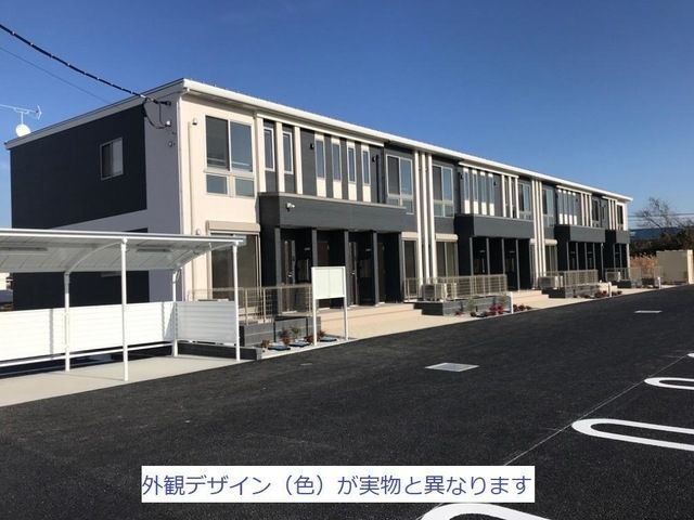 【狭山市大字笹井のアパートの建物外観】