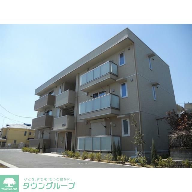 【茅ヶ崎市小和田のアパートの建物外観】