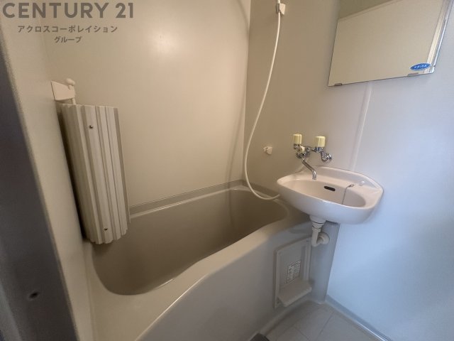 バス・シャワールーム　シンプルなユニットバスです