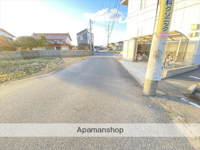 その他　前面道路（その他）まで0m