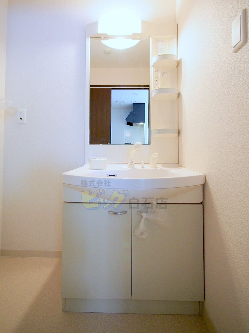 洗面設備　シャンプードレッサー完備♪