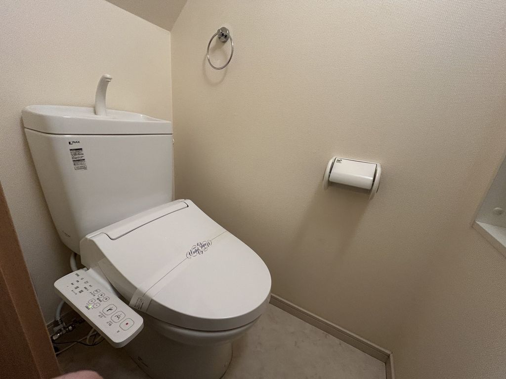 トイレ　温水洗浄便座