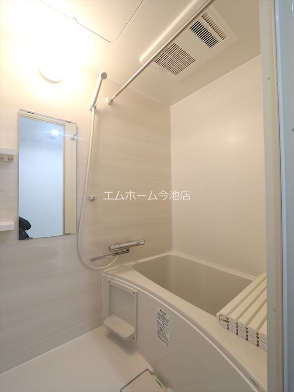 バス・シャワールーム　浴室暖房乾燥機能付バス