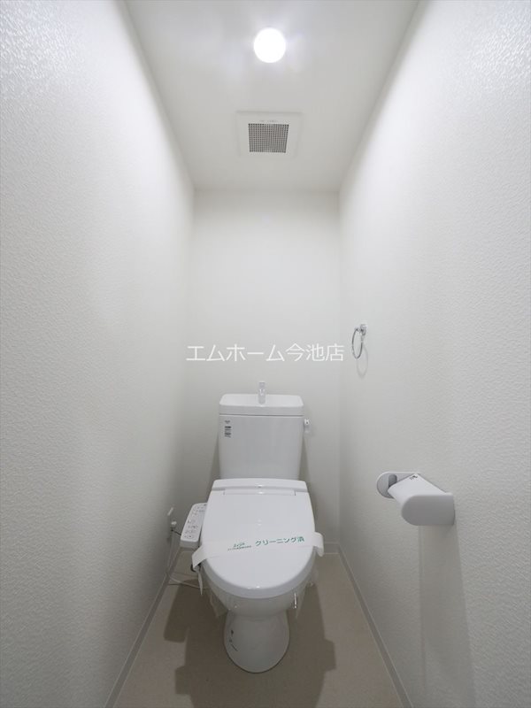 トイレ　温水洗浄便座付トイレ