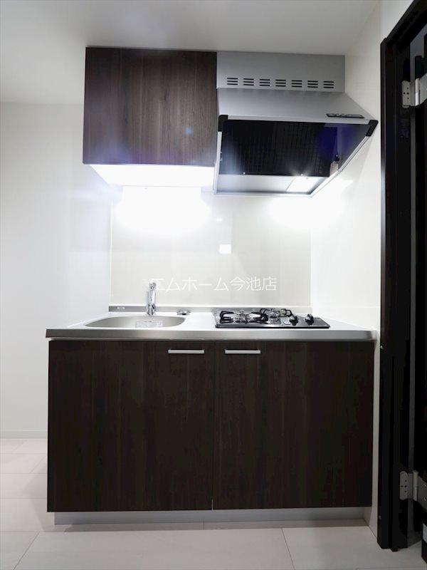 キッチン　システムキッチン（ガス2口コンロ付）