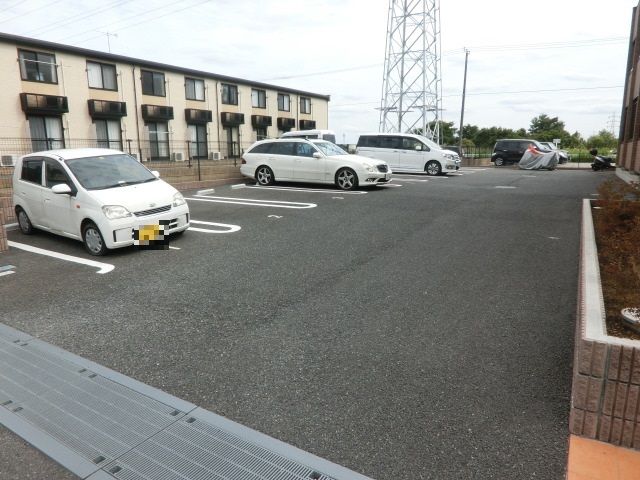 駐車場　敷地内の広い駐車場