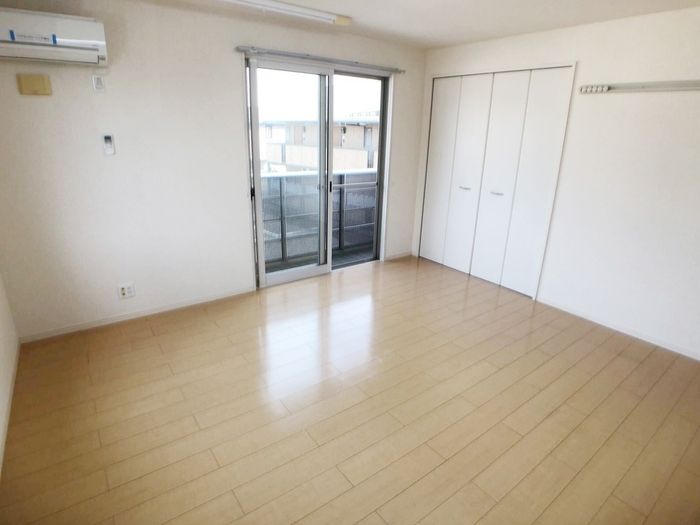 居室・リビング　2面採光で明るいお部屋