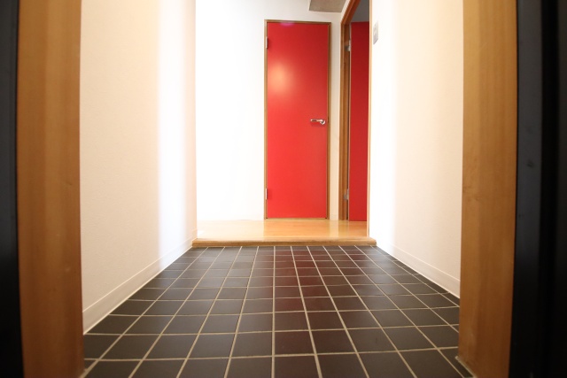 玄関　※別室の参考写真の為、現況優先です。