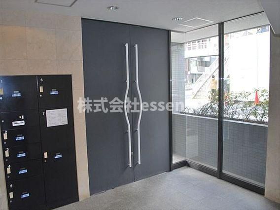 エントランス　弊社ではオンライン対応・現地対応可能です♪