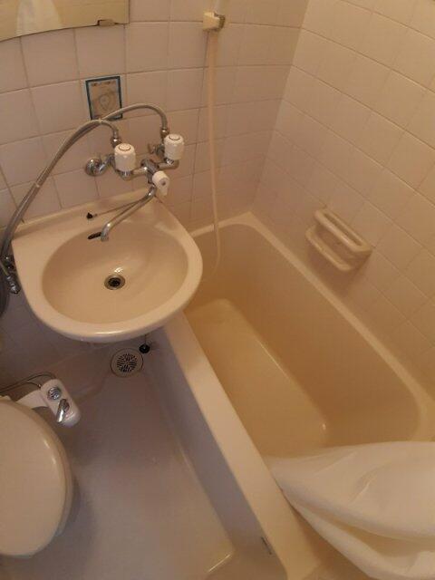 バス・シャワールーム　?