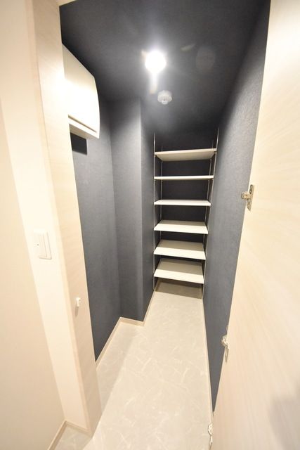 その他設備　★玄関横には、大容量の収納スペース★