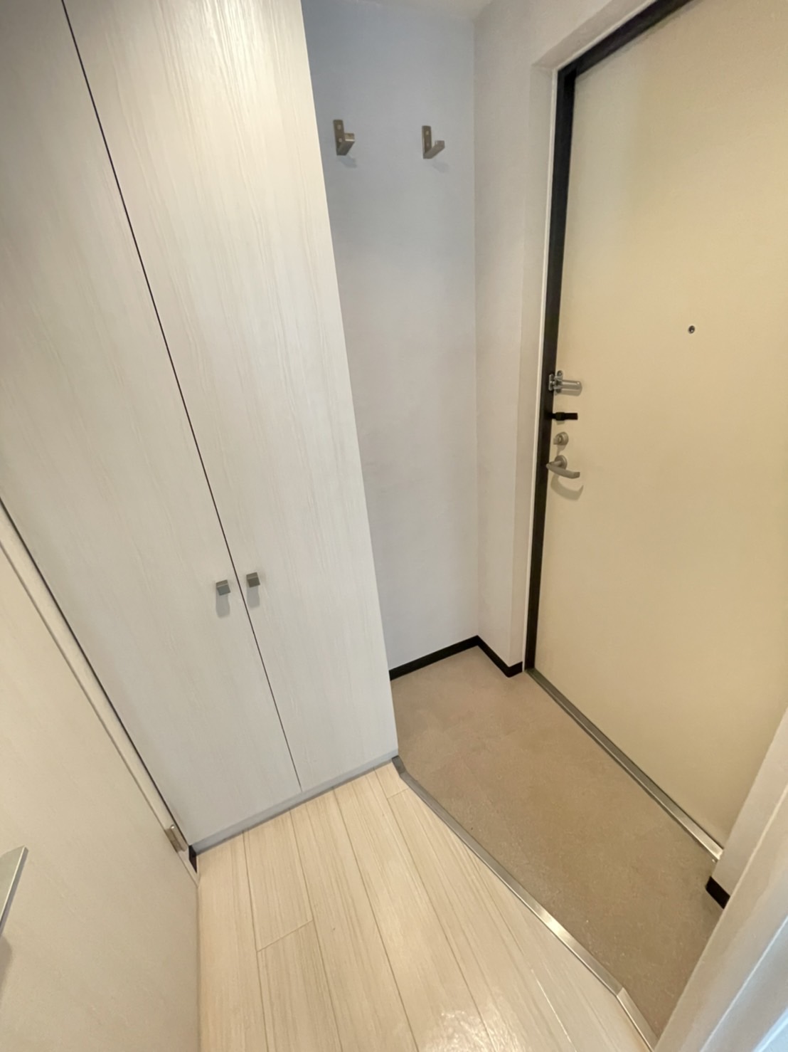 玄関　他号室のお写真です。参考にご覧ください。