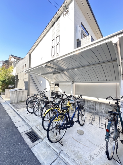 駐車場　屋根付きの駐輪場で雨の日も安心＾＾