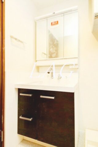 洗面設備　独立洗面台です。