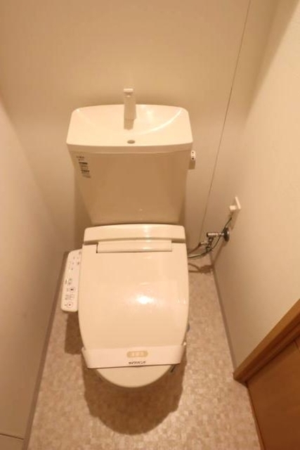 トイレ　温水洗浄暖房便座
