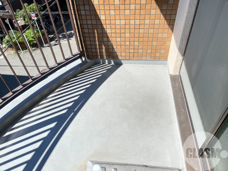 バルコニー　南向きだからお洗濯物も乾きやすい♪