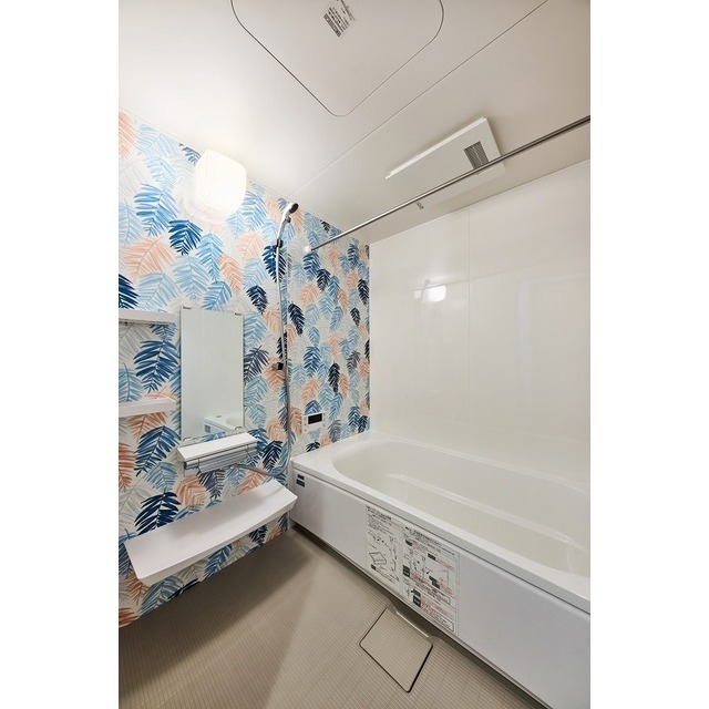 バス・シャワールーム　追焚機能・浴室乾燥機つき　※イメージ