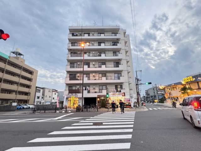 建物外観　落ち着いた雰囲気の外観です