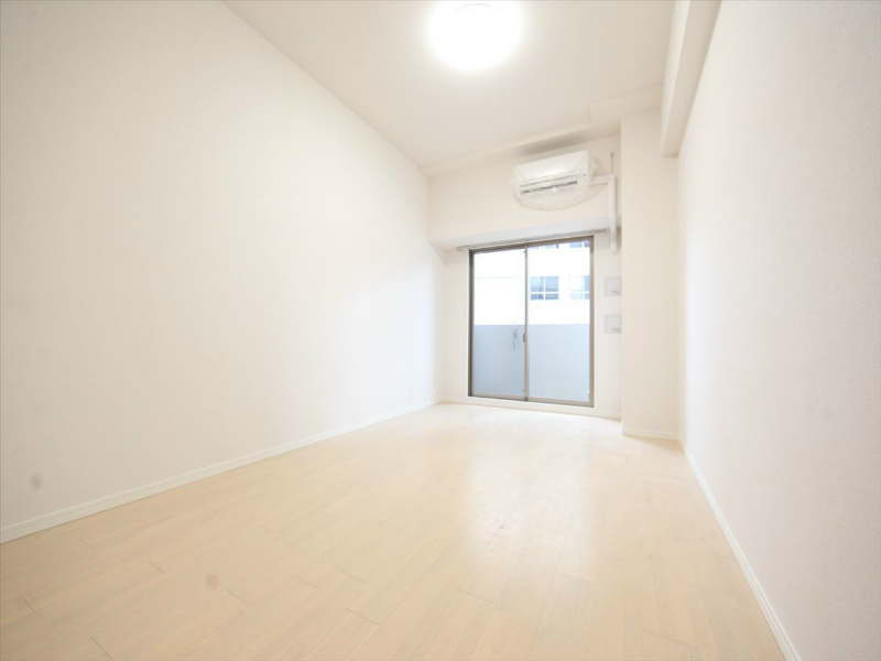バルコニー　洋室9.3帖　バルコニー　エアコン完備
