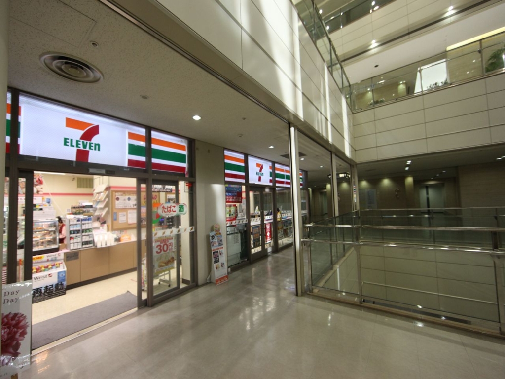 コンビニ　セブンイレブン ７ＦＳ名古屋ＮＨＫ放送センター店（コンビニ）（コンビニ）まで80m