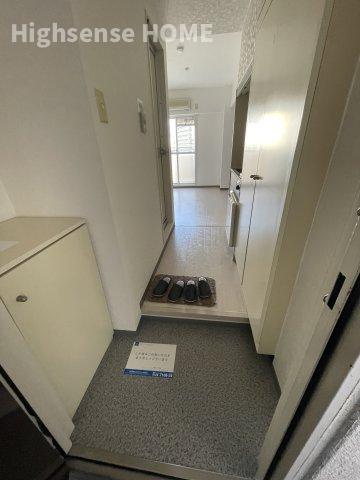 玄関　収納もある玄関です