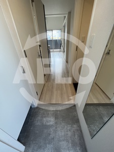 玄関　LUMINOUS放出（旧セレニテ放出リアン）　玄関