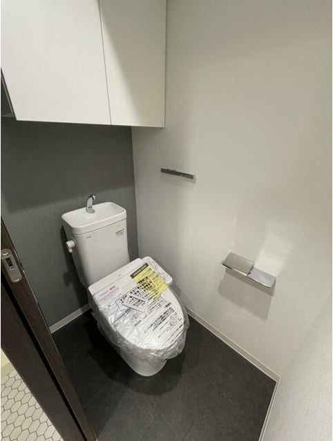 トイレ　嬉しい温水洗浄便座♪