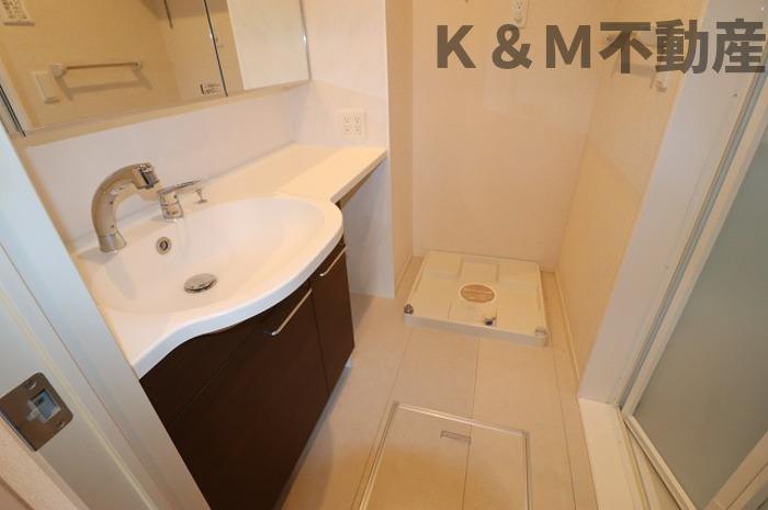 洗面設備　スペースが確保できる洗面所です