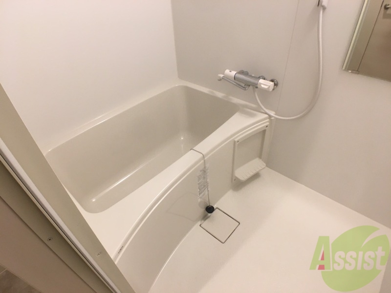 バス・シャワールーム　お風呂になります。一日の疲れを癒してくださいね。