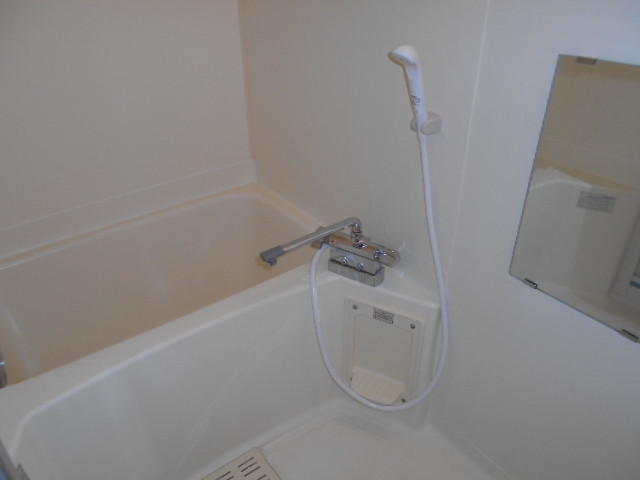 バス・シャワールーム　追炊機能付浴槽完備