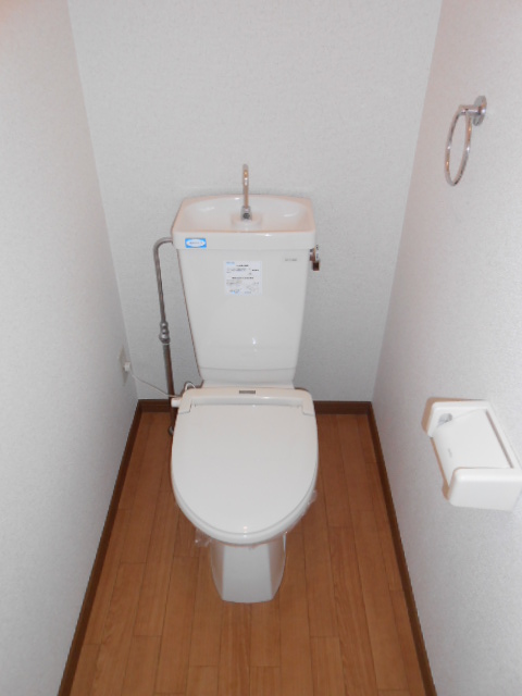 トイレ　暖房便座完備