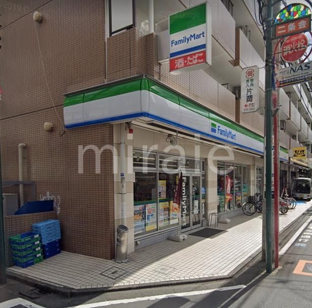 コンビニ　ファミリーマート南林間店（コンビニ）まで140m