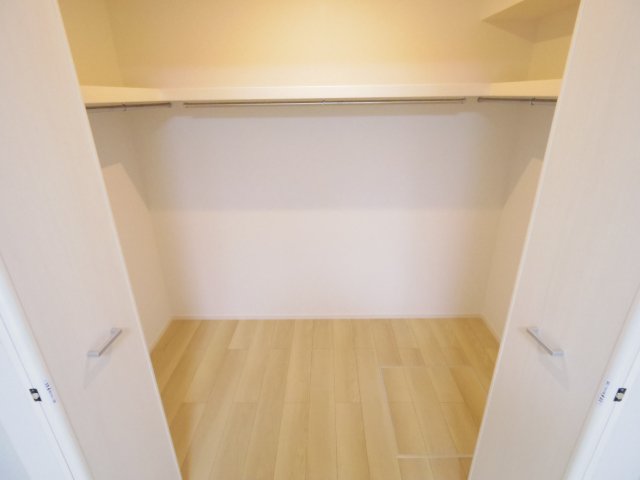 収納　同型逆転タイプ