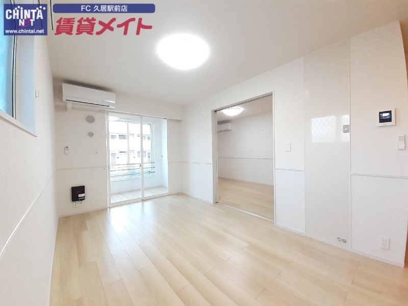 居室・リビング　同一タイプ部屋写真