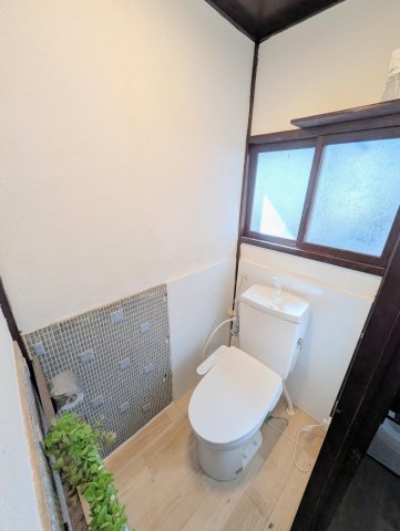 トイレ　トイレは新品＆温水洗浄便座付き