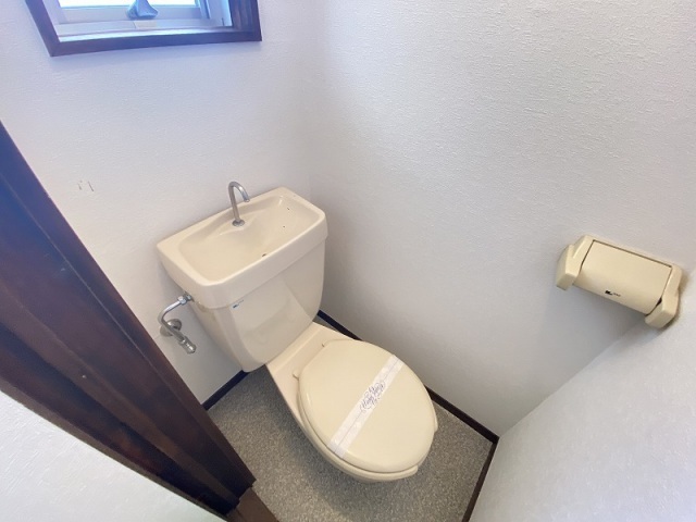 トイレ　別部屋です