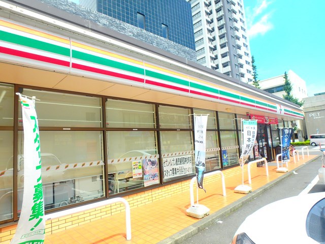 コンビニ　セブンイレブン（コンビニ）まで409m