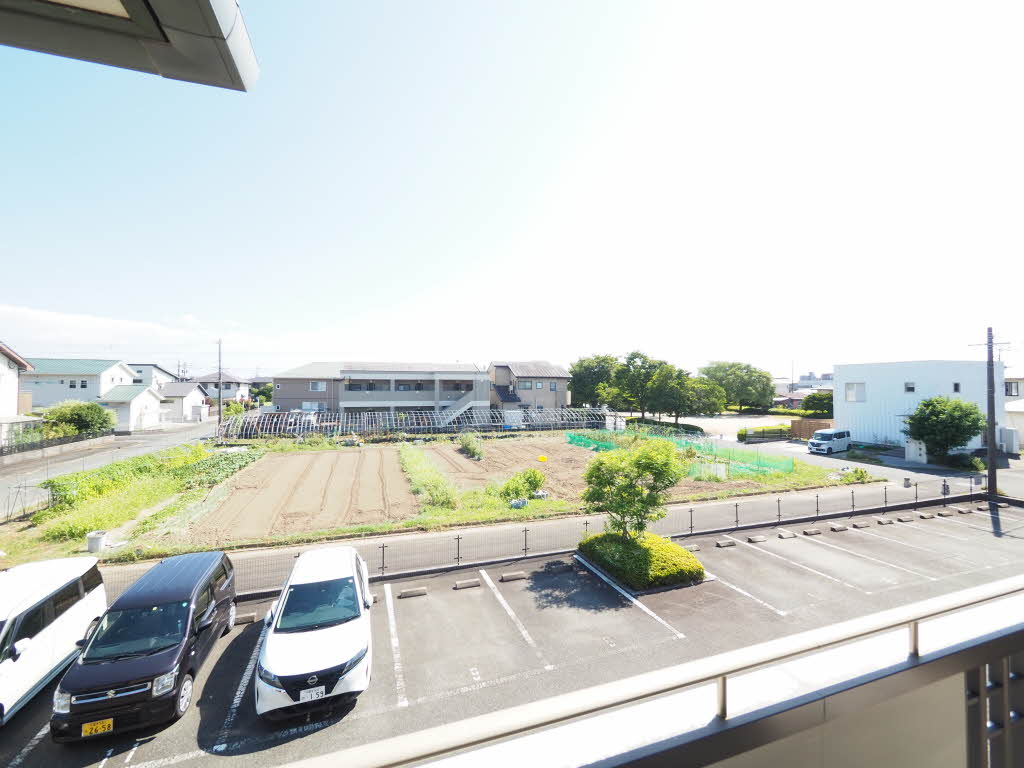 駐車場　駐車スペースもあります☆
