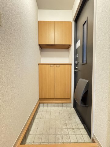 玄関　シューズボックス付きの玄関です☆