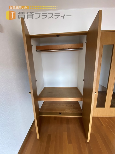 収納　大事な洋服がシワになりませんね。