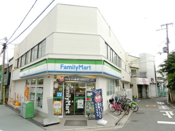 コンビニ　ファミリーマート（コンビニ）まで100m
