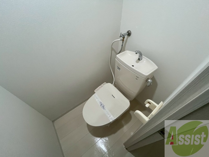 トイレ　トイレです。ウォシュレット付を探している方、おすすめです。