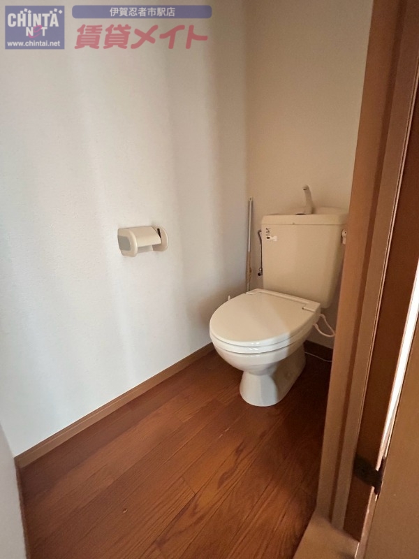 トイレ　同型参考写真