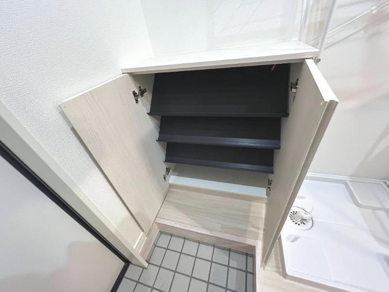 収納　空予定のため、類似タイプの参考写真になります。