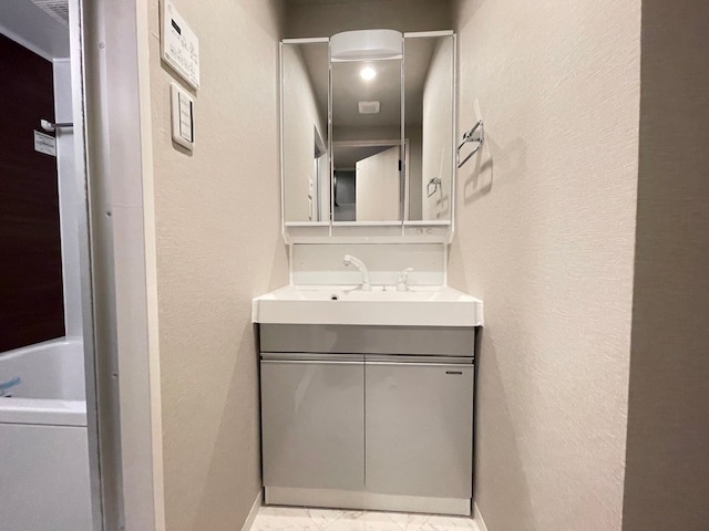 洗面設備　※写真は同タイプの別号室です