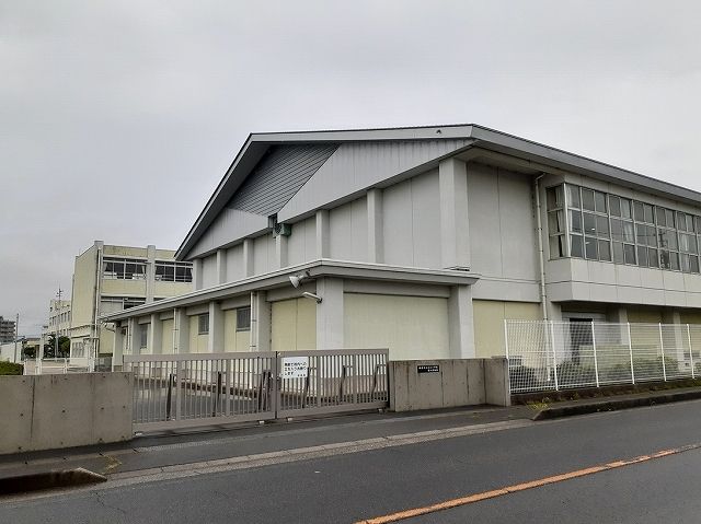 小学校　鈴鹿市立長太小学校（小学校）まで557m