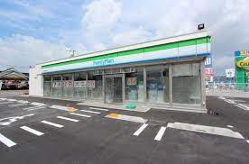 コンビニ　ファミリーマート近江八幡鷹飼町店（コンビニ）まで206m