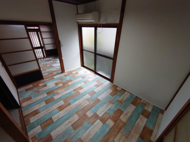 平井3丁目貸家の居間写真