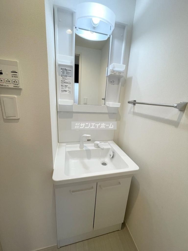 洗面設備　同仕様